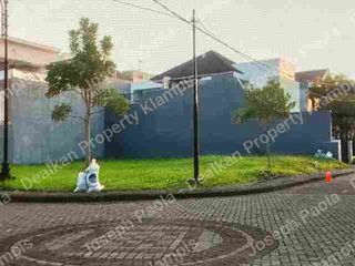 Kavling Hook Depan Lapangan, Dian Istana