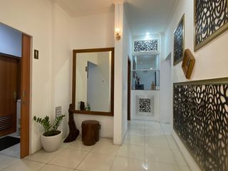 Dijual Semi-Gedung Usaha 4 Lantai Termasuk Rooftop Jual di Harga NJOP di Best Area dan Strategis Prapanca Jakarta Selatan