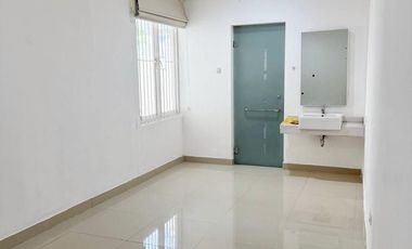 Rumah di Wiguna Tengah, Row jalan 2 mobil Bebas Banjir