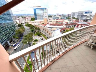 2 Bedroom Condo for Sale in Fort Bonifacio Taguig near Airport near BGC