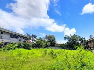 RUSH SALE! ₱495k/SQM Dasmarinas Village Makati | 939 sqm Prime Lot for Sale