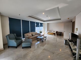 Apartemen Regatta Pluit 3+1BR Private Lift Semi Furnished PPJB Sea View