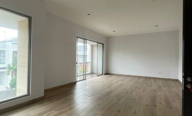 Dijual Rumah 3 Lantai Golf Island PIK 12x20