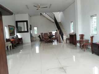 Ruang Usaha 3 Lantai + Rooftop Siap Huni Lokasi Strategis di Kemang, Jakarta Selatan  Disewakan Ruang Usaha- kemang Timur Luas tanah 120m2 Luas bangun