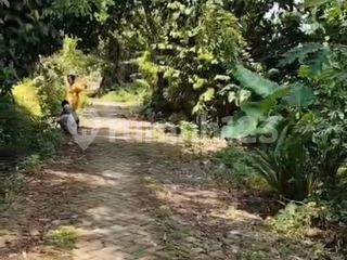 Tanah Siap Bangun Bentuk Kotak Suasana Adem Nyaman di Tangerang