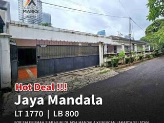 FOR SALE
RUMAH SIAP HUNI
DI JAYA MANDALA KUNINGAN 
SHM
Lt. ±1770m²
Lb ±800m²
Bangunan 1 lantai
Kt. 5
Km. 4
1 main house
1 pavilion
Swimming pool 12x5m²
Garden
Gazebo
Listrik 23000watt
Garasi 4 mobil
Carport 2 mobil
Hadap utara

Harga 40jt/m2 nepis