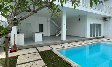 DIJUAL VILA CANTIK MUNGGU DEKAT PERERENAN , CANGGU KUTA UTARA