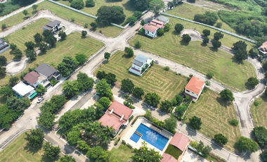 𝗟𝗢𝗧 𝗙𝗢𝗥 𝗦𝗔𝗟𝗘 in 𝗥𝗶𝘃𝗲𝗿𝗯𝗲𝗻𝗱 𝗮𝘁 𝗘𝗧𝗢𝗡 𝗖𝗶𝘁𝘆, Sta. Rosa, Laguna