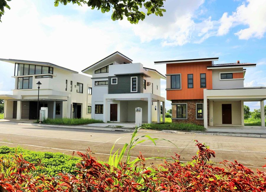 Riverbend, Malitlit, Santa Rosa, Laguna