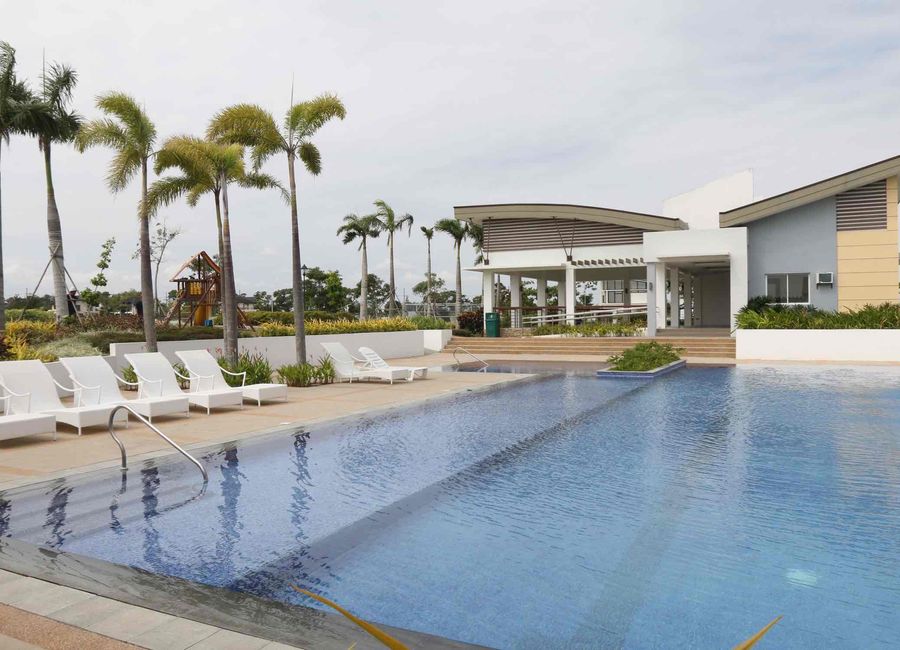 Riverbend, Malitlit, Santa Rosa, Laguna image 3
