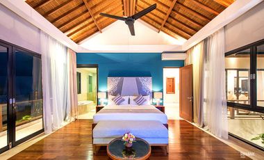 Villa with comfortable furniture for sale in Kuta Selatan.