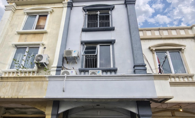 Ruko Siap Pakai 4x17 68m2 3LT SHM Full Renov Strategis di Kalideres