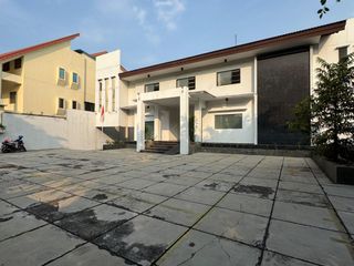 Gedung Eklusif dan Mewah Siap Huni di Kawasan Elite Kebayoran Baru . Dekat ke Scbd dan Mabes Polri