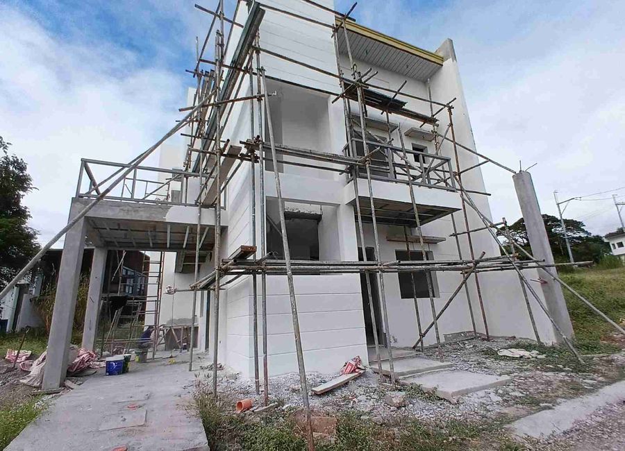 Eastridge Avenue, Village East 3, San Roque, Mata, Binangonan, Rizal image 3