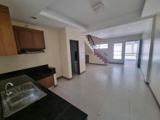 Kasambagan Residences 3BR Townhouse 110sqm Maids 1-car Mabolo