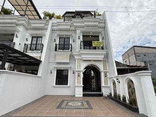 Rumah Mewah 3 Lantai + Rooftop di Jagakarsa, Jakarta Selatan Termurah