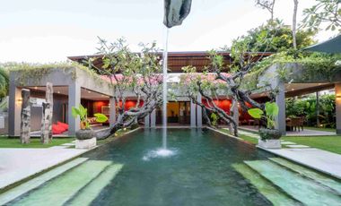 7 BEDROOMS VILLA NEAR THE BEACH IN BATU BELIG BALI FOR SALE