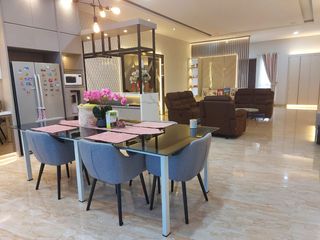 Rumah Golf Island 10X25 Full Renovasi,Full Furnish,3,5 Lantai,Marmer,Kolam Renang