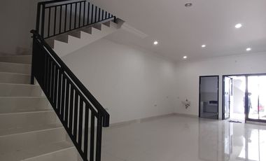 Jual Cepat Rumah Baru Siap Huni 2 Lantai dengan 4 Kamar Tidur