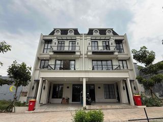 Rumah Mewah 4 Lantai + Rooftop-RUMAH  Jagakarsa – Jakarta Selatan