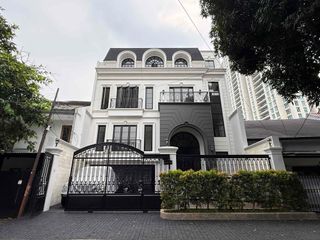 Rumah Mewah di Pusat Kota Jakarta
Kebayoran  Baru – Akses Cepat ke Senayan, SCBD Kawasan Bisnis Utama