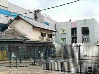 DiSewakan Komersial Area Di Jalan Utama Margonda Raya Depok.