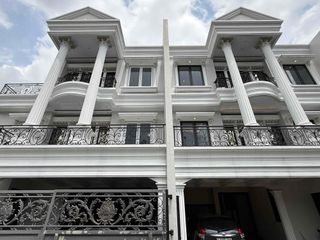 RUMAH MEWAH CLASSIC TERMURAH JAGAKARSA, JAKARTA SELATAN