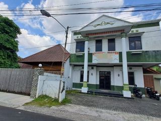 RUANG KANTOR 2 LANTAI: 10 RUANG MEETING DI COLOMADU
