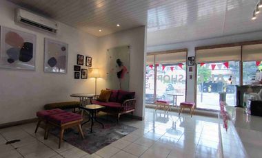 Rumah dengan Lokasi strategis,bisa dijadikan usaha