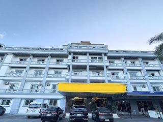 Operating Hotel 90 rooms with sky lounge for Sale in Angeles City