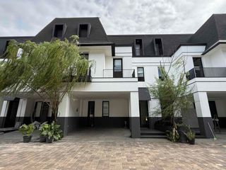 RUMAH SIAPHUNIDI PONDOK INDAH JAKARTA SELATAN PRIVATE POOL