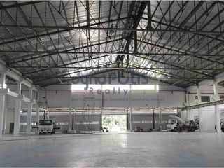 WAREHOUSE FOR LEASE IN LAGUNA WITH ELEVATED LOADING BAY
