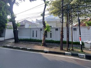 JARANG ADA Rumah Menteng Jl Cimahi Lengkap Private Swimming Pool LT 754 M2 Dekat MRT Bundaran HI Menteng Jakarta Pusat