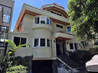 For Sale l 5BR House & Lot in Capitol Golf Hill, Quezon City