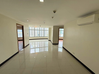 3 Bedroom Condo FOR SALE in One Central Salcedo Village Makati across  RCBC Plaza