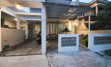 Di jual rumah 2 lantai  3+1 kamar tidur di islamic village tangerang