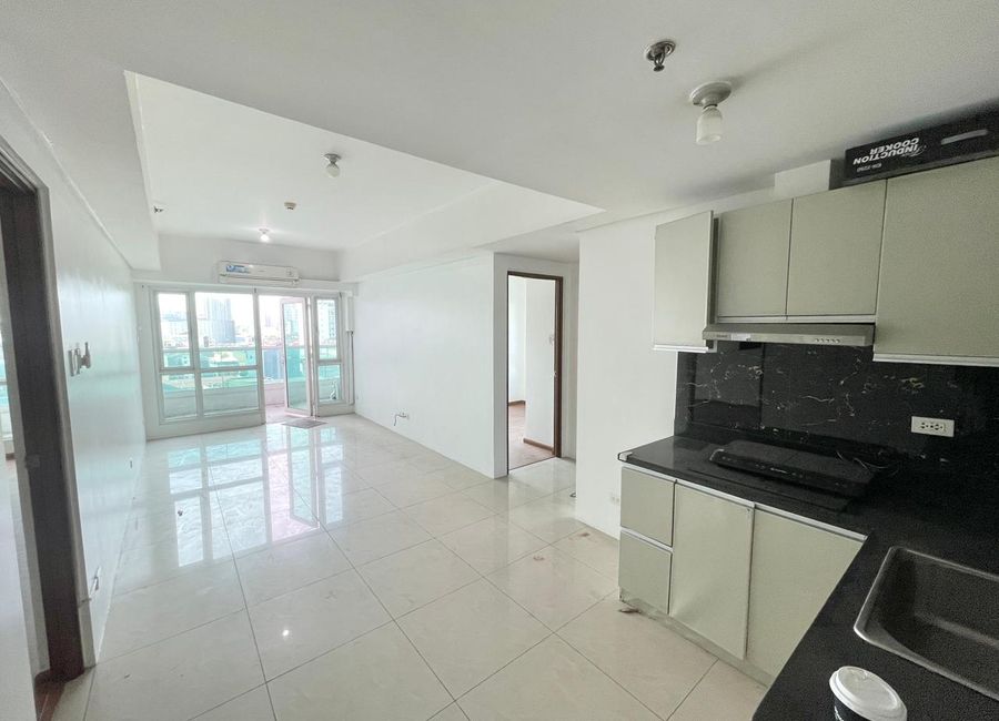 Beacon | Three Bedroom 3BR Condo Unit For Sale - #9673 | Lamudi.com.ph