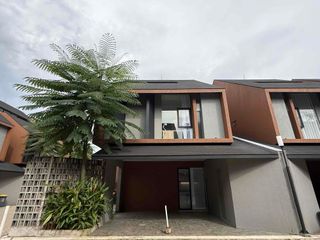Rumah Modern 3 Lantai Attic Room di Cluster Eksklusif Cinangka – Depok
