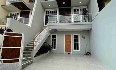 DIJUAL RUMAH MEWAH LOKASI STRATEGIS DI KALIBATA JAKARTA SELATAN