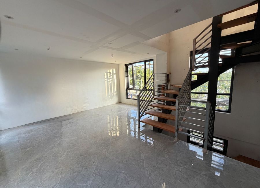 Red Start Avenue, Monteverde Royale 3, Muzon, Taytay, Rizal image 3