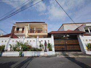 Dijual Tanah Bonus 2 Unit Rumah Usaha di Denpasar