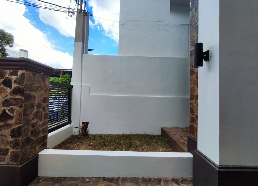 Euclid, VVEV Phase 4, San Isidro, Cainta, Rizal image 3