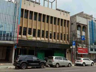 Di jual ruko siap usaha 3 lantai lokasi strategis  di jalan suryopranoto Jakarta Pusat