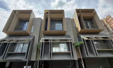 Dijual Rumah Bintaro Mewah Modern – Hunian Eksklusif 3 Lantai Siap Huni dekat dengan Jakarta Selatan Dekat Pintu Tol