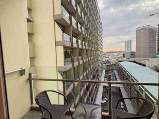 Dijual Fully Furnished
unit 2 bed Apartment Thamrin City