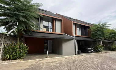 Dijual Rumah Brand New House di Cinaka Depok Mewah Modern 3 Lantai Attic Room di Cluster