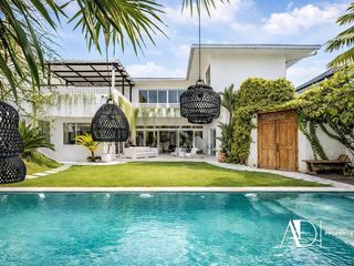 LEASEHOLD | MODERN TROPICAL VILLA IN PRIME UMALAS