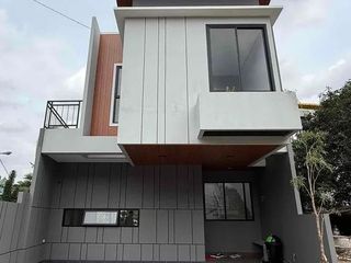 Dijual Rumah Lebak Bulus Baru Brand New House Desain Mewah  dekat Pintu Tol Jakarta Selatan