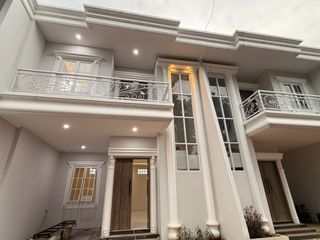 Cibubur Rumah Modern Classic Nempel Tol Lokasi Strategis Dijual Murah