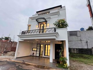 Brand New House Cibubur Rumah Mewah 3 Lantai Konsep Modern